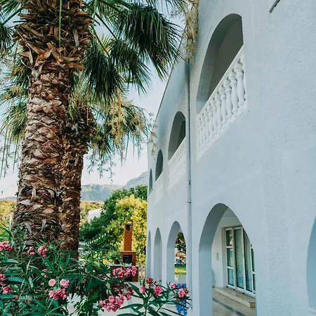 Dilek Agaci Butik - * Karaburun (Izmir)