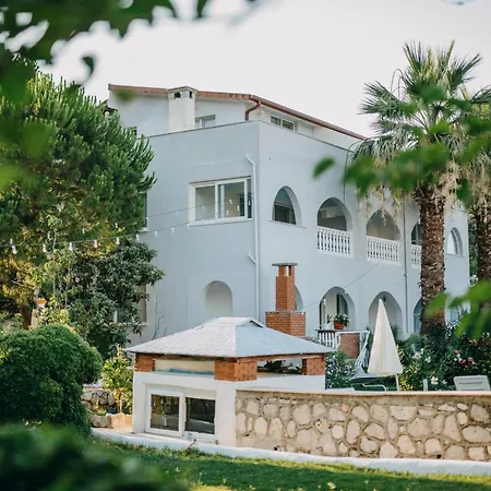 Dilek Agaci Butik - Hotel Karaburun (Izmir)