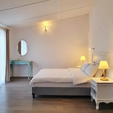 Dilek Ağacı Butik - Karaburun *