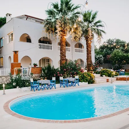 Dilek Agaci Butik - Karaburun Hotel