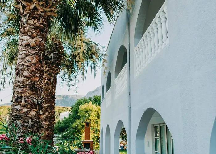 Dilek Agaci Butik - * Karaburun (Izmir)